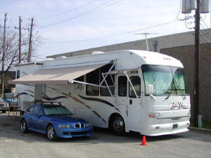 Retractable main awning